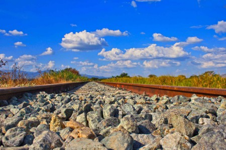 Simón Samuel Vías del tren (Cercanías a “La Lucia” Araure - Portuguesa) Fotografía Digital 30 x 45 cms. / 2012